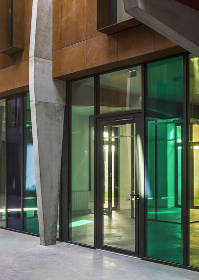 SlimLine 38 Fenêtres, ConceptDoor 45Pa Portes, ThermoSystem 68 Fenêtres, CW 50 Standard Murs rideaux et CW 50 Murs rideaux - Office building Halle de la Madeleine situé à Nantes, France