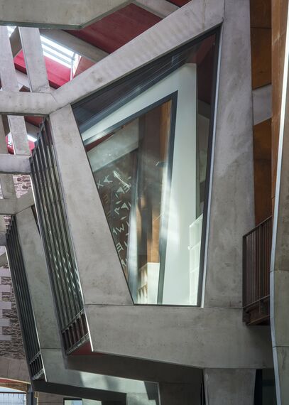 SlimLine 38 Fenêtres, ConceptDoor 45Pa Portes, ThermoSystem 68 Fenêtres, CW 50 Standard Murs rideaux et CW 50 Murs rideaux - Office building Halle de la Madeleine situé à Nantes, France