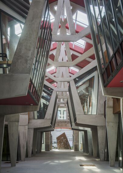 SlimLine 38 Fenêtres, ConceptDoor 45Pa Portes, ThermoSystem 68 Fenêtres, CW 50 Standard Murs rideaux et CW 50 Murs rideaux - Office building Halle de la Madeleine situé à Nantes, France