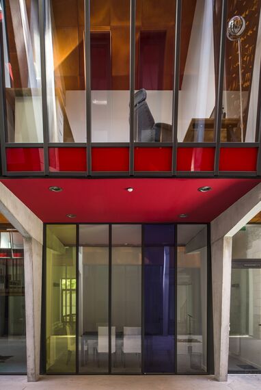 SlimLine 38 Fenêtres, ConceptDoor 45Pa Portes, ThermoSystem 68 Fenêtres, CW 50 Standard Murs rideaux et CW 50 Murs rideaux - Office building Halle de la Madeleine situé à Nantes, France