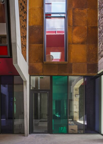 SlimLine 38 Fenêtres, ConceptDoor 45Pa Portes, ThermoSystem 68 Fenêtres, CW 50 Standard Murs rideaux et CW 50 Murs rideaux - Office building Halle de la Madeleine situé à Nantes, France