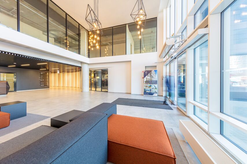 MasterLine 8 Fenêtres et CW 50-HI Murs rideaux - Business center Eleven Business Center situé à Vilnius, Lituanie