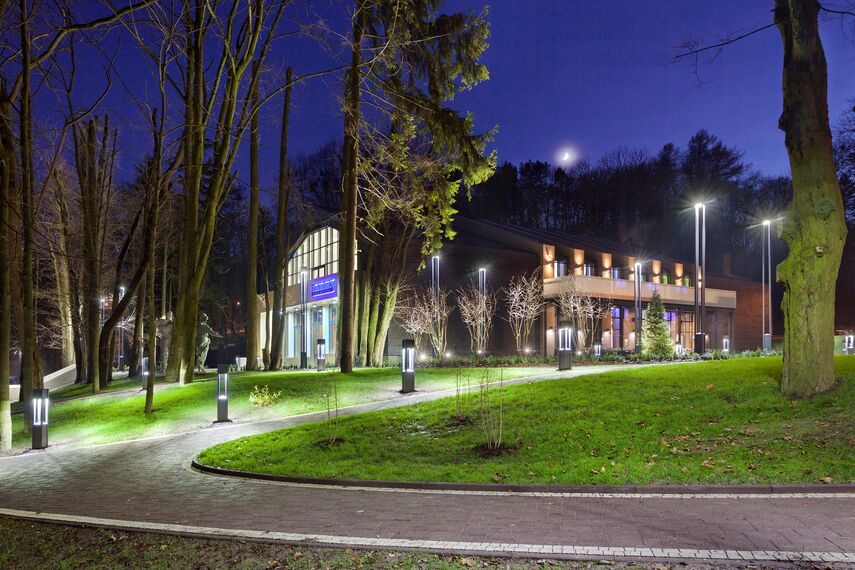 ConceptSystem 77 Fenêtres et CW 50-HI Murs rideaux - Park Art of Rest situé à Lviv, Ukraine