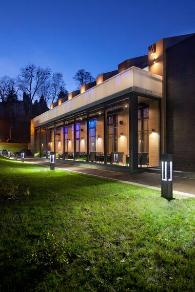 ConceptSystem 77 Fenêtres et CW 50-HI Murs rideaux - Park Art of Rest situé à Lviv, Ukraine