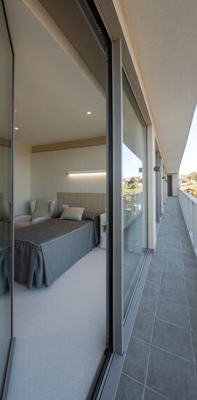 ConceptSystem 77 Portes et CW 50-SC Murs rideaux - Alday Foundation Retirement Home situé àEspagne