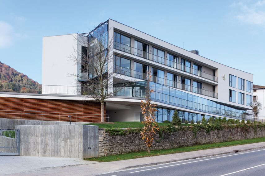ConceptSystem 77 Portes et CW 50-SC Murs rideaux - Alday Foundation Retirement Home situé àEspagne