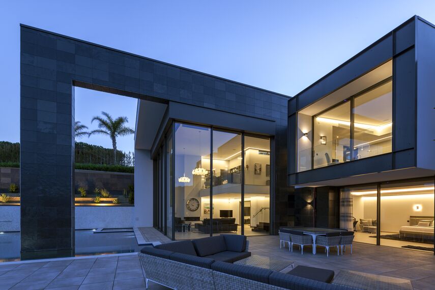 SlimLine 38 Portes, HiFinity Coulissants et ConceptFolding 77 Coulissants - House Pattan - House 3 situé àEspagne