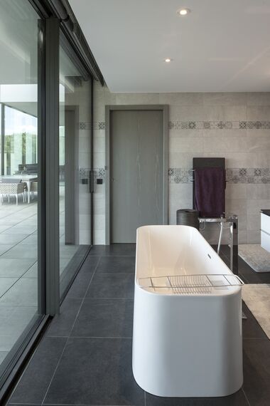 SlimLine 38 Portes, HiFinity Coulissants et ConceptFolding 77 Coulissants - House Pattan - House 3 situé àEspagne