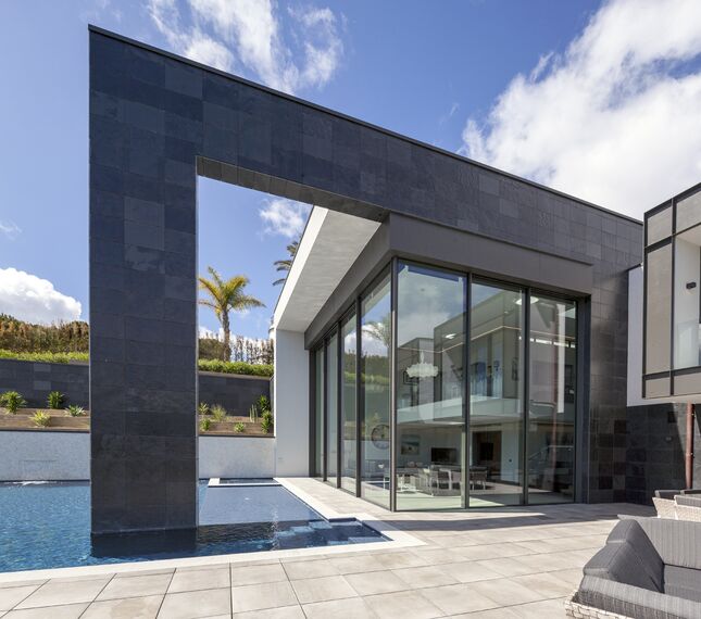 SlimLine 38 Portes, HiFinity Coulissants et ConceptFolding 77 Coulissants - House Pattan - House 3 situé àEspagne