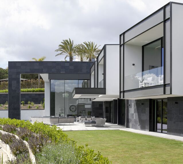 SlimLine 38 Portes, HiFinity Coulissants et ConceptFolding 77 Coulissants - House Pattan - House 3 situé àEspagne