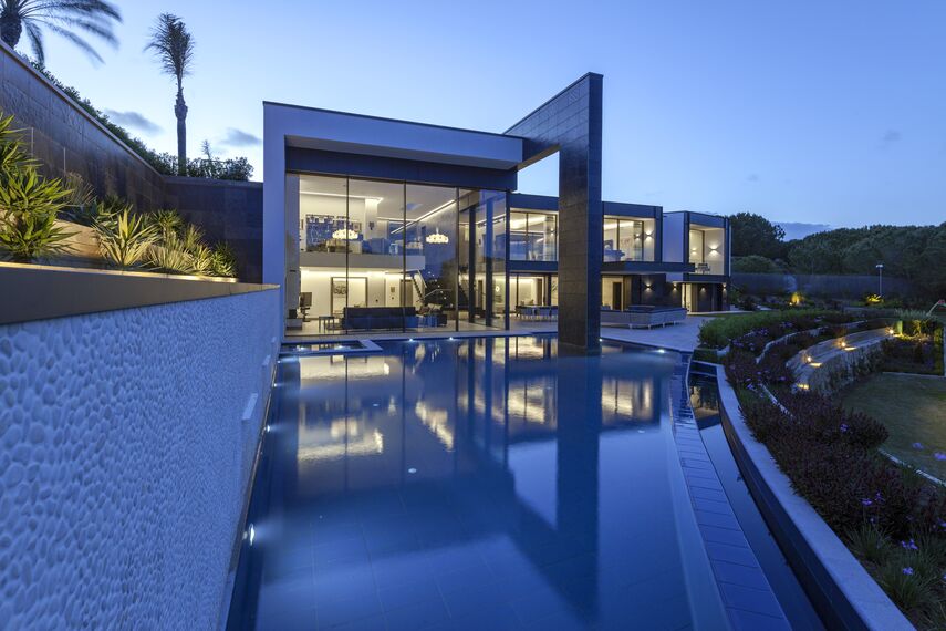 SlimLine 38 Portes, HiFinity Coulissants et ConceptFolding 77 Coulissants - House Pattan - House 3 situé àEspagne