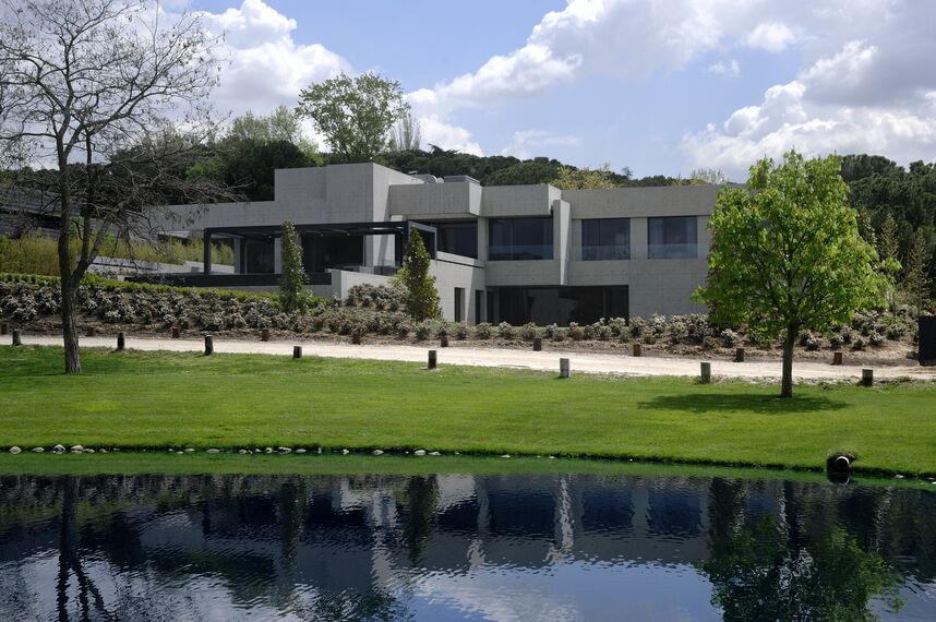 CS 68 Hidden Vent Fenêtres - Concrete House situé à Madrid, Espagne