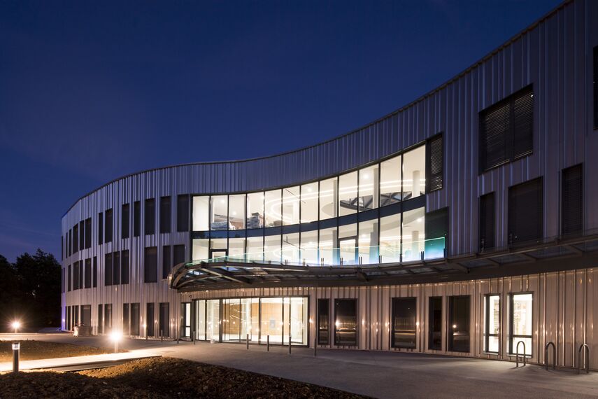 CW 50-SC Murs rideaux - Office building LINUX situé àFrance