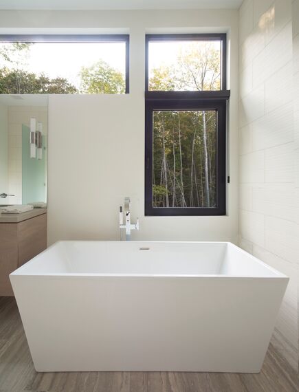 ConceptWall 50 Façades and ConceptSystem 77 Windows - Forest View Residence located inCanada