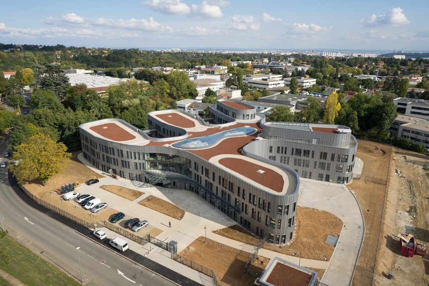 CW 50-SC Murs rideaux - Office building LINUX situé àFrance