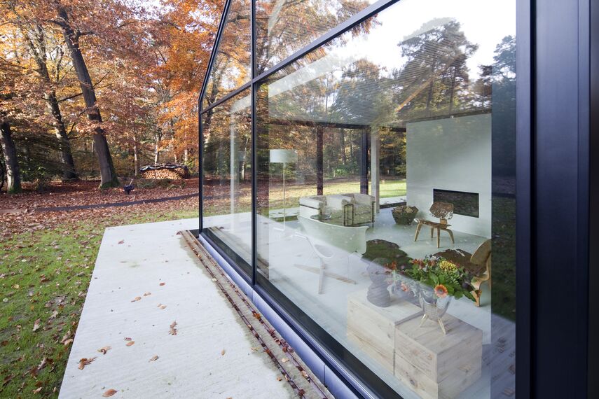 ConceptPatio 130 Coulissants, ConceptSystem 77 Fenêtres et ConceptWall 50 Murs rideaux - House The Brouwhuis situé à Oisterwijk, les Pays-Bas