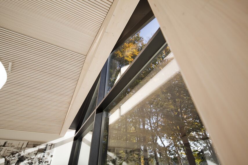 ConceptPatio 130 Coulissants, ConceptSystem 77 Fenêtres et ConceptWall 50 Murs rideaux - House The Brouwhuis situé à Oisterwijk, les Pays-Bas