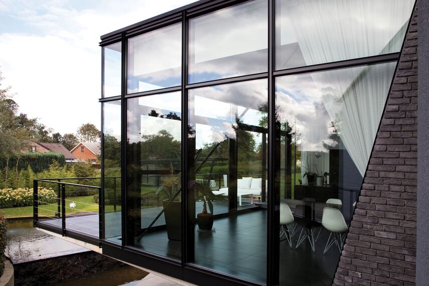 Mosquito Produits Périphériques, ConceptSystem 68 Fenêtres et CP 96 Coulissants - House Private House Ciney 1 situé à Ciney, Belgique