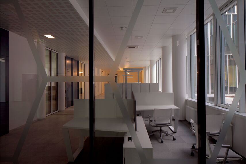 CI 45 Fenêtres, ConceptSystem 77 Portes, ConceptSystem 77 Fenêtres et CW 50-HI Murs rideaux - College/University National Centre  of Physical and Technological Sciences situé à Vilnius, Lituanie