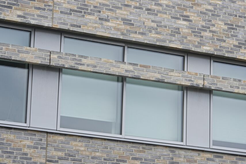 BriseSoleil 100 Brise Soleil, CS 104 (c) Systèmes annulés et CW 50-HI Murs rideaux - Office building Det Faglige Hus situé àDanemark