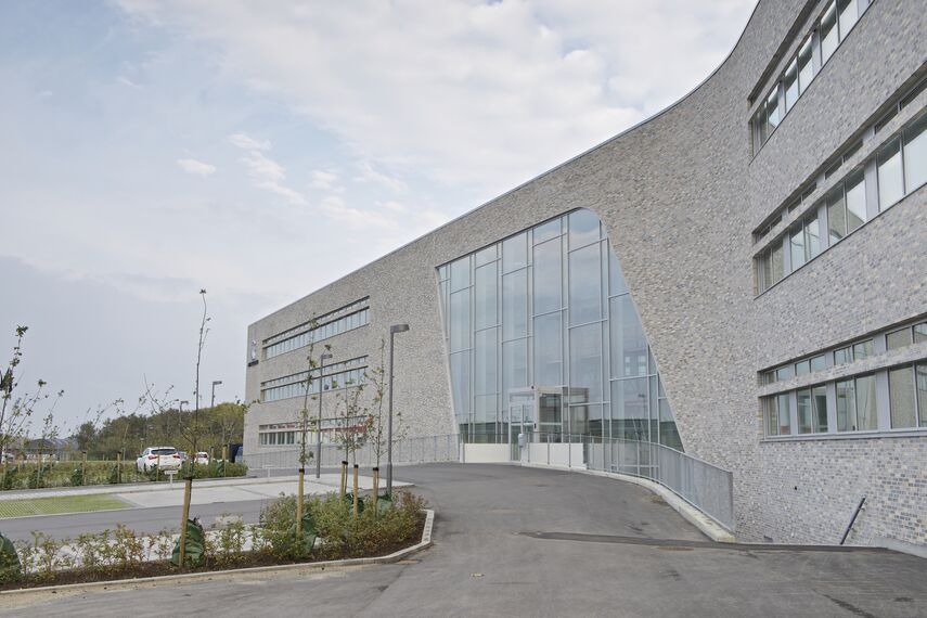 BriseSoleil 100 Brise Soleil, CS 104 (c) Systèmes annulés et CW 50-HI Murs rideaux - Office building Det Faglige Hus situé àDanemark
