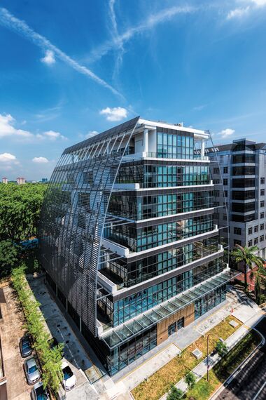 ConceptWall 60 Murs rideaux et ConceptSystem 59Pa Fenêtres - 8 Central Link at Jalan Kilang Barat situé àSingapour