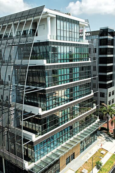 ConceptWall 60 Murs rideaux et ConceptSystem 59Pa Fenêtres - 8 Central Link at Jalan Kilang Barat situé àSingapour