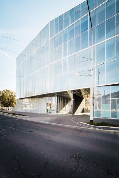 ConceptSystem 68 Fenêtres, CS 86-HI (c) Systèmes annulés, CW 60-HI Murs rideaux, CW 50-SG Murs rideaux, CW 50-FP Murs rideaux et CW 50-HI Murs rideaux - Academy of fine arts in Wroclaw situé à Wrocław, Pologne