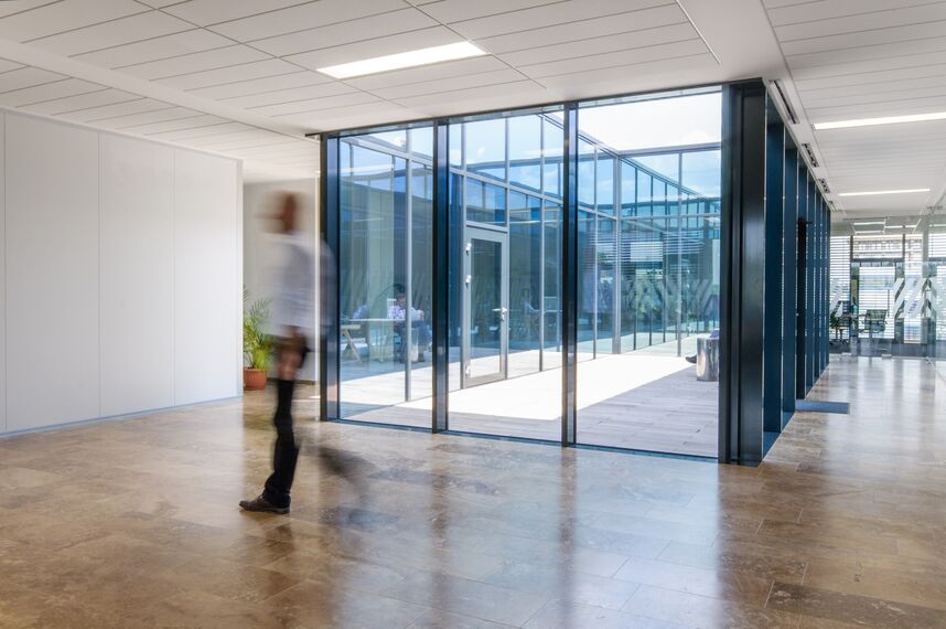 ConceptWall 50 Murs rideaux - Office building Agressione Office Building situé à Cluj-Napoca, Roumanie