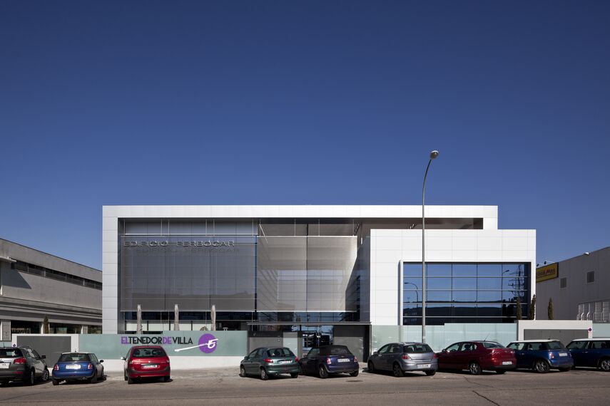 EcoSystem 50 Portes, ConceptSystem 77 Fenêtres, ConceptSystem 77 Portes, EcoSystem 50 Fenêtres et ConceptWall 50 Murs rideaux - Ferbocar situé à Madrid, Espagne