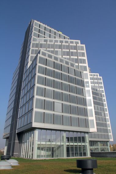 CW 86 Standard Façades, CS 86-HI (c) Cancelled Systems and CW 86-EF Façades - Sopharma Litex Business Towers located in Sofia, Bulgaria