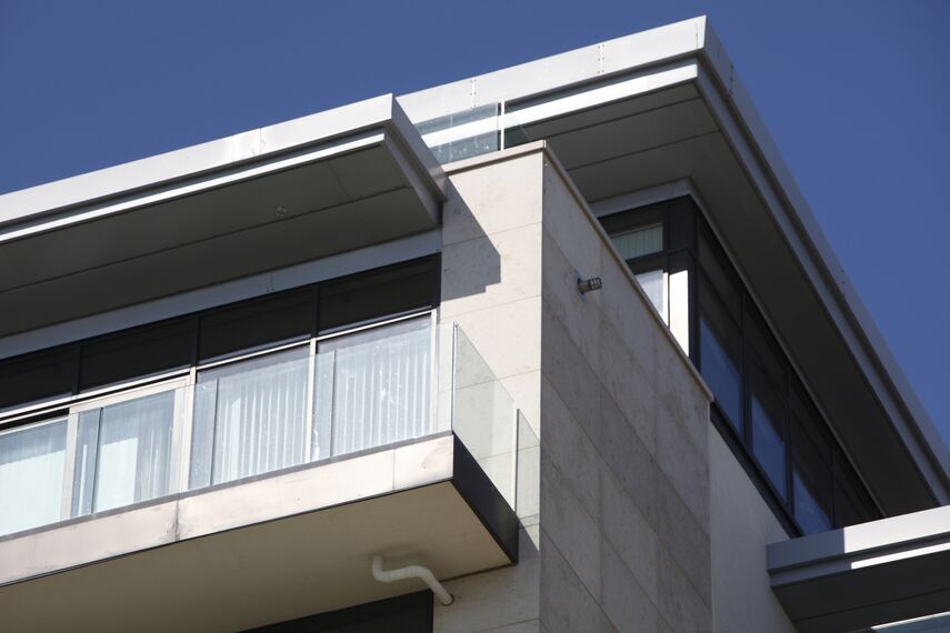 CP 96 Coulissants et ConceptWall 50 Murs rideaux - Complexe immobilier Azure Project situé à Plymouth, Royaume-Uni