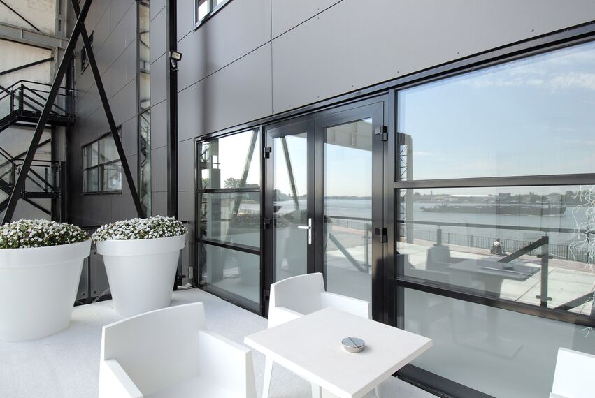 ConceptSystem 68 Portes, CS 38-SL Systèmes annulés, ConceptWall 50 Murs rideaux, CS 38-SL Systèmes annulés et ConceptSystem 68 Fenêtres - Office building De Drie Rivieren situé à Ridderkerk, les Pays-Bas