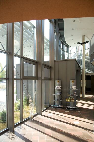 ConceptWall 50 Murs rideaux, BriseSoleil 100 Brise Soleil et BriseSoleil 30  Brise Soleil - Service flat/Rest house Ter Vlierbeke situé à Kessel-Lo, Belgique