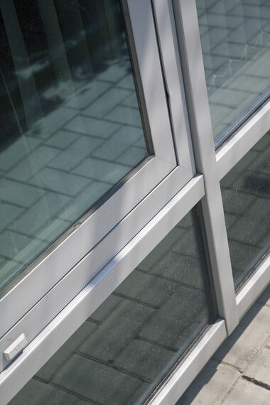 BriseSoleil 100 Brise Soleil et ConceptWall 50 Murs rideaux - Office building MSC situé à Antwerp, Belgique