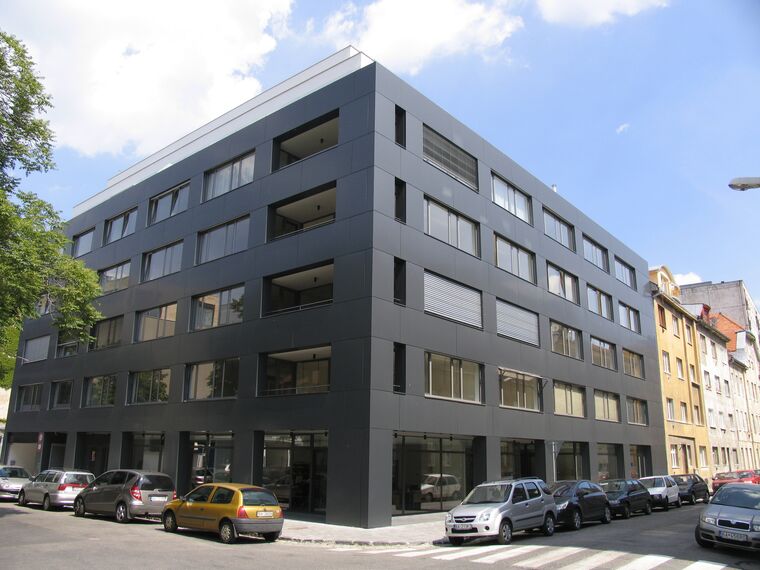 ConceptWall 50 Murs rideaux - Multifunctional Building Moskovska situé à Bratislava, République slovaque