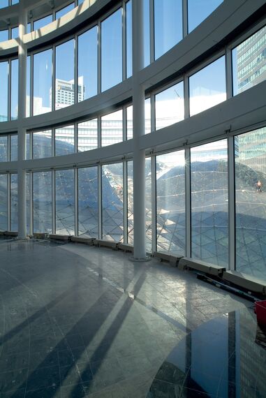 ConceptWall 50 Murs rideaux - Shopping centre Zlote Tarasy situé à Warsaw, Pologne