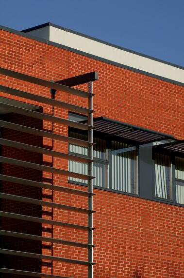 BriseSoleil 100 Brise Soleil - Derby City Hospital situé à Derby, Royaume-Uni