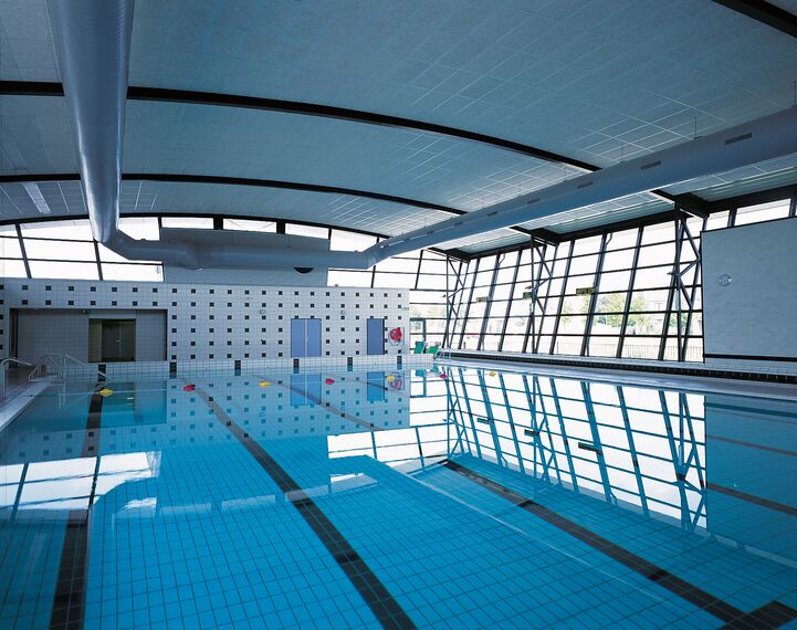 ConceptWall 50 Murs rideaux - Swimming pool Sports centre Reeshof situé à Tilburg, les Pays-Bas