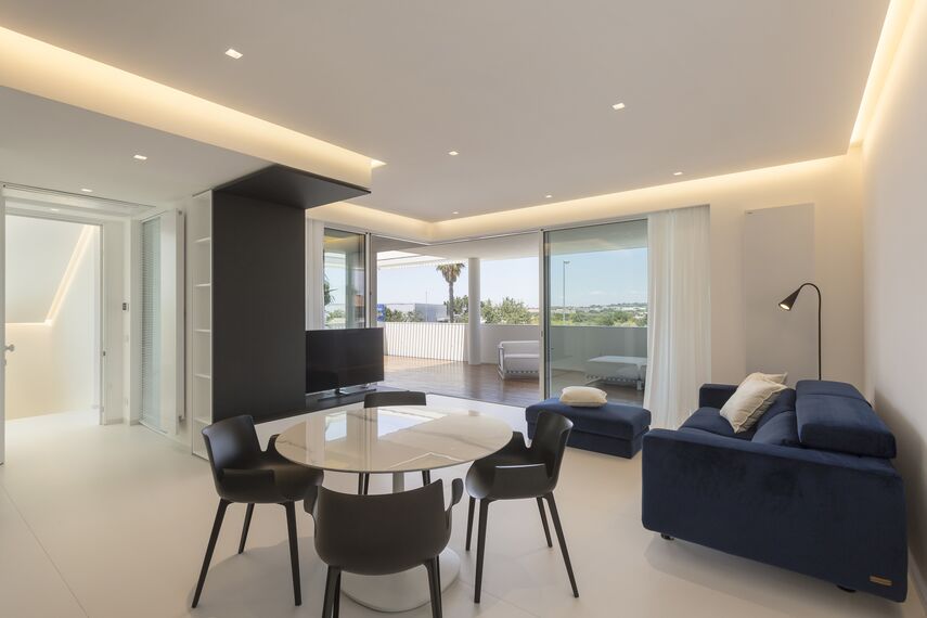 SlimPatio 68 Sliding & Folding, CS 77 Hidden Vent Windows, HiFinity Sliding & Folding and ConceptSystem 77 Windows - Casa D located in Ragusa, Italy