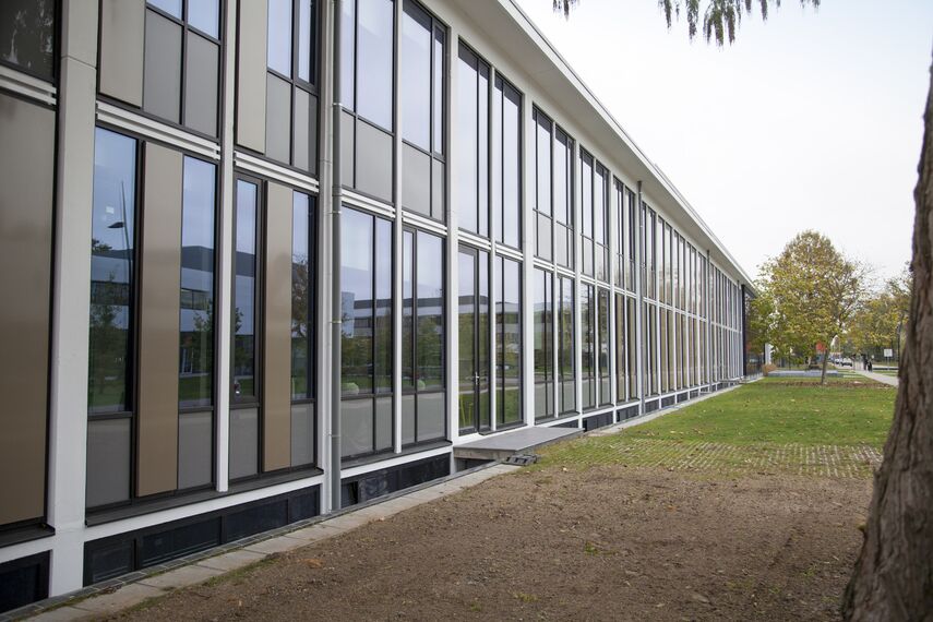 ConceptSystem 77 Doors, CW 50 Standard Façades, CW 50 Façades and CS 77 Hidden Vent Windows - Office building Building N Hengelo located in Hengelo, The Netherlands