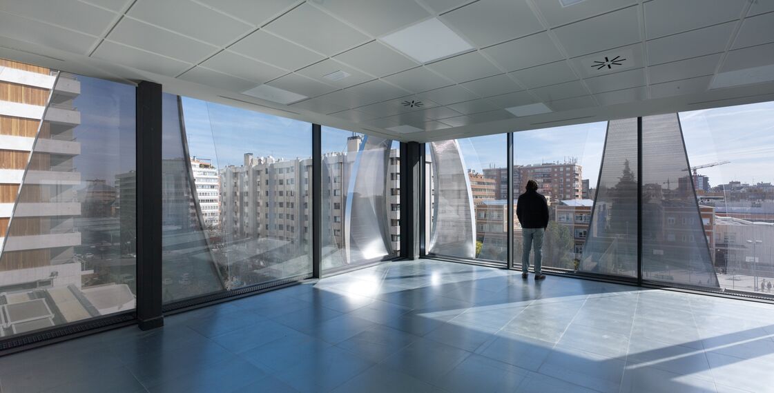 ConceptWall 50 Murs rideaux et ConceptSystem 68 Portes - Office building Blue building situé à Madrid, Espagne