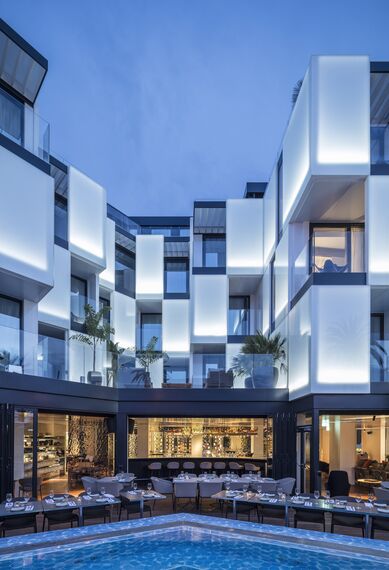 ConceptSystem 68 Fenêtres, ConceptFolding 77 Coulissants et CS 77 Fire Proof Portes - Hotel Sir Joan situé à Ibiza, Espagne