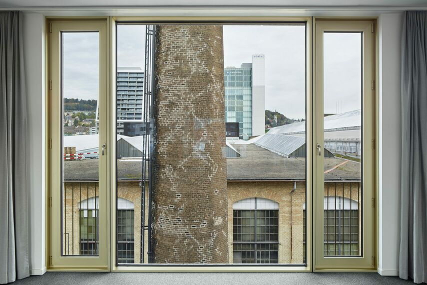 CW 65-EF Murs rideaux - Schiffbauplatz situé à Zürich, Suisse