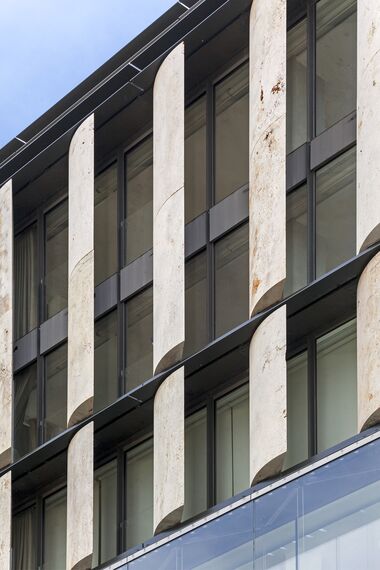 HiFinity Coulissants et CS 77 Hidden Vent Fenêtres - Lagasca 99 situé à Madrid, Espagne