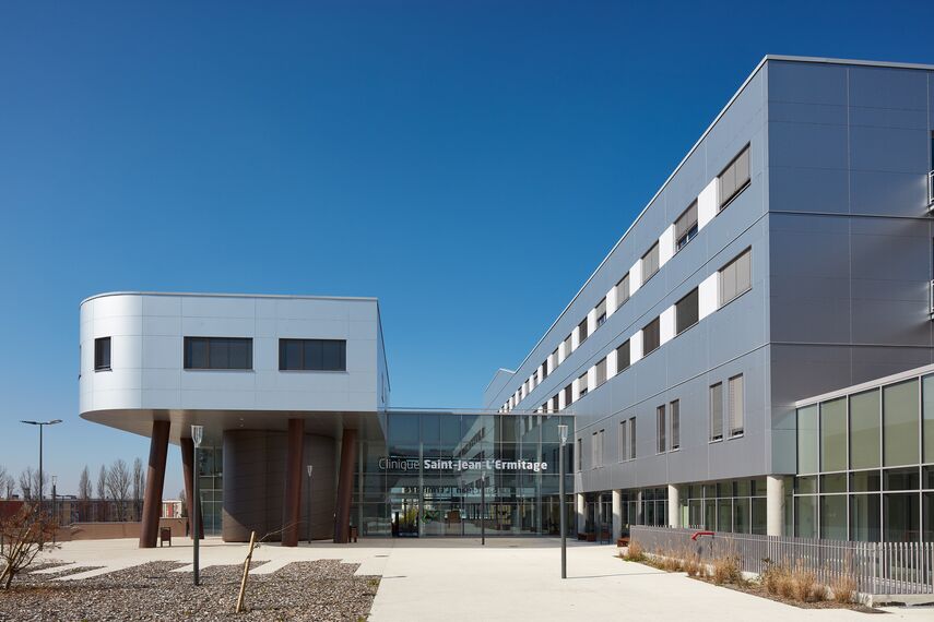 CI 45 Doors, CI 45 Windows, XS 50-BR window, CW 50 Standard Façades, CW 50 Façades, CS 77 Fire Proof Windows and CW 50-SC Façades - Groupe Hospitalier Melun-Sénart located in Dammarie Les Lys, France