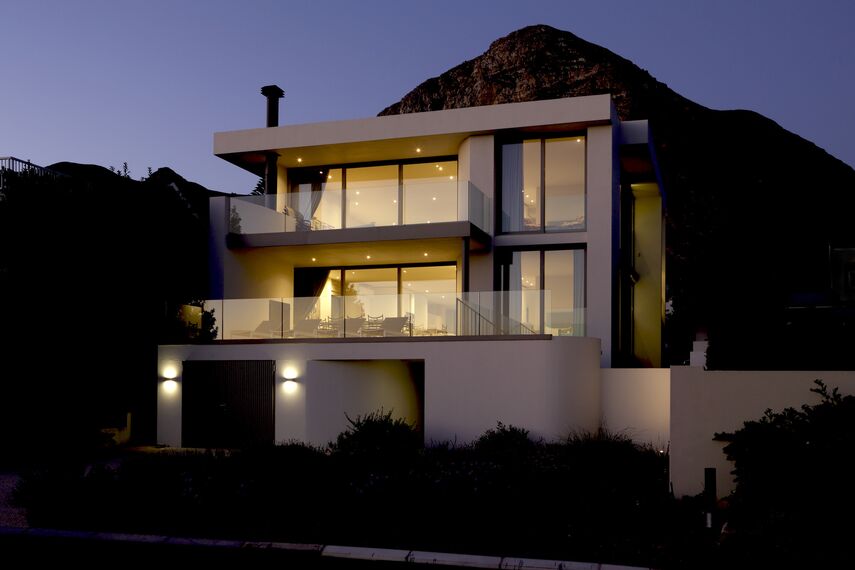 ConceptSystem 68 Fenêtres et ConceptPatio 130 Coulissants - House House Hermanus situé àAfrique du Sud