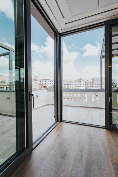 SlimLine 38 Windows and ConceptSystem 77 Windows - Office building Office building Roma located in Rome, Italy