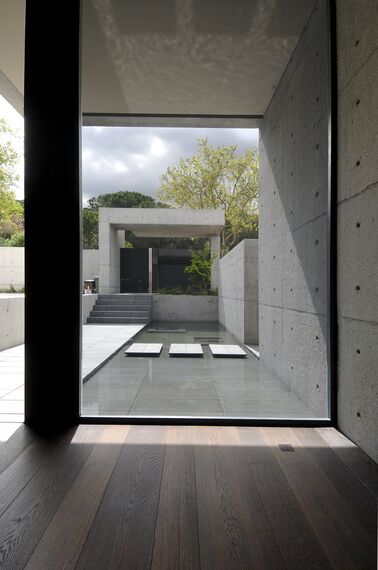 CS 68 Hidden Vent Fenêtres - Concrete House situé à Madrid, Espagne