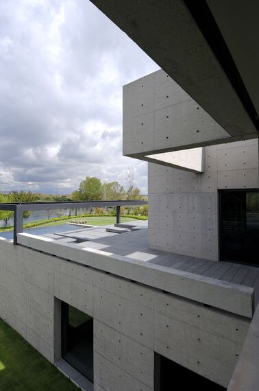 ConceptPatio 155 Coulissants et CS 68 Hidden Vent Fenêtres - Villa Concrete House situé à Madrid, Espagne